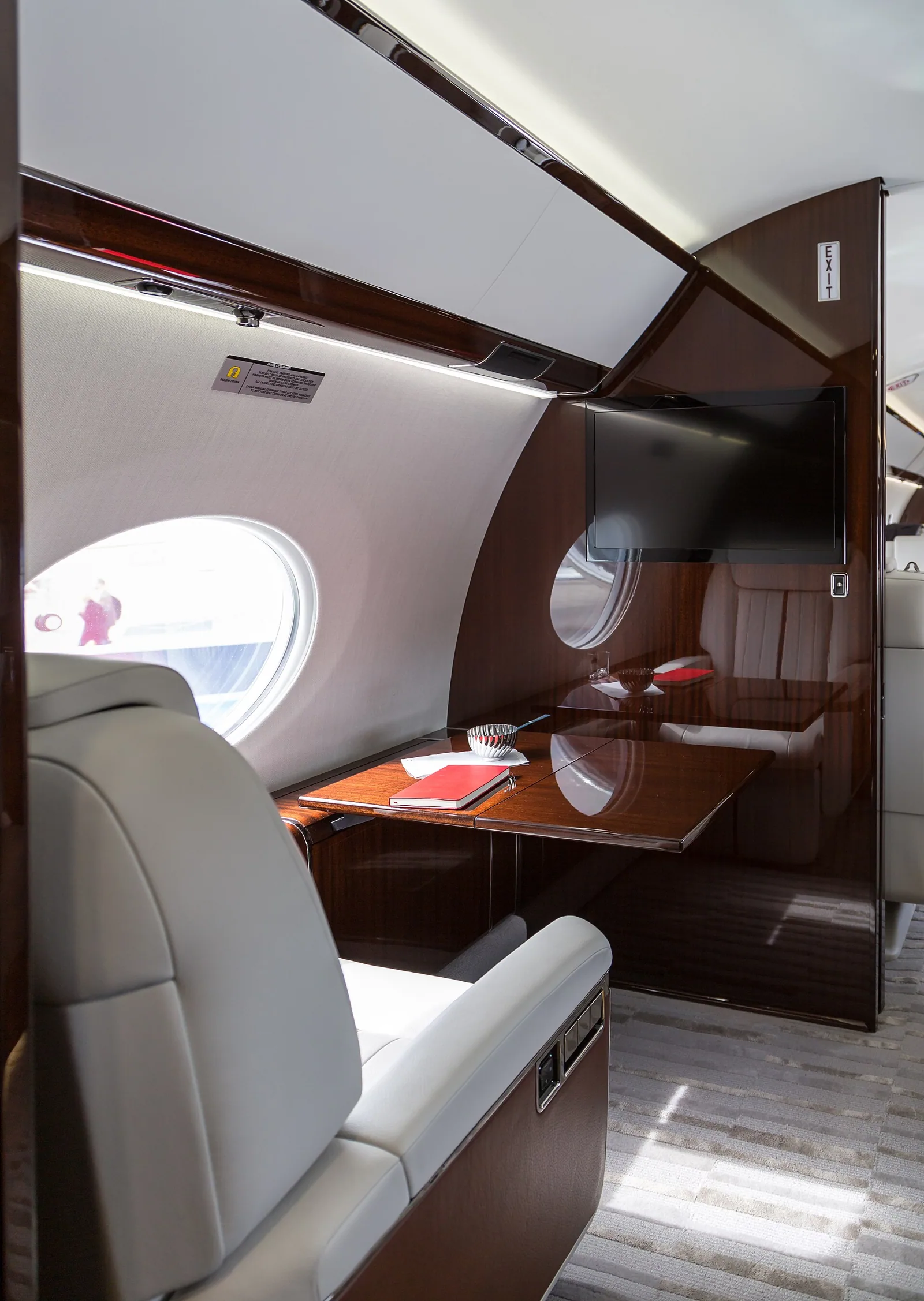 Ultra long range jet cabin